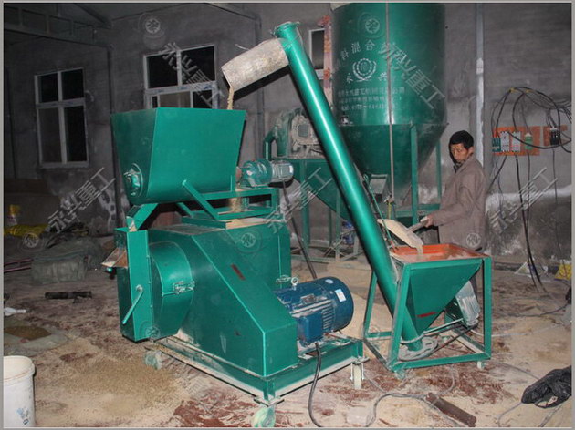 飼料制粒機(jī)現(xiàn)場圖片