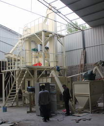 河南原陽(yáng)綠?？?中型顆粒飼料機(jī)組